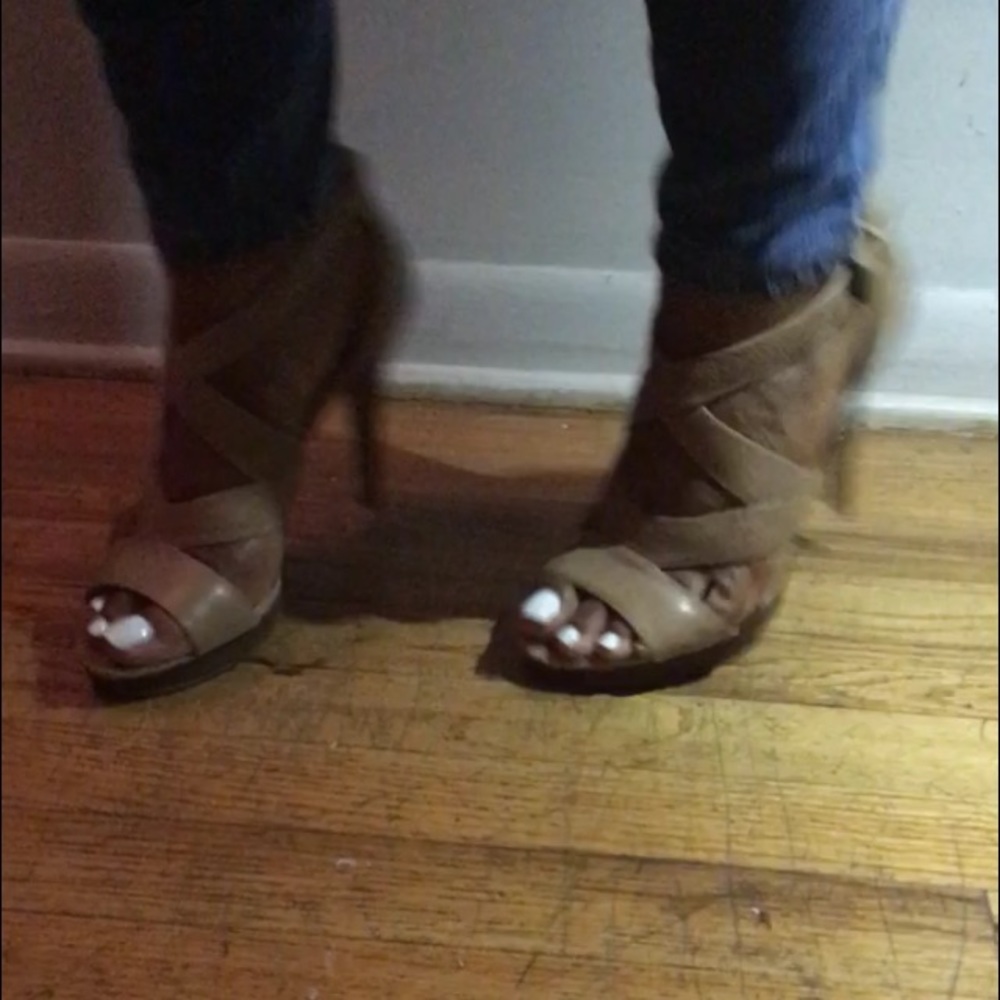 Nine West Neutral Heel👡